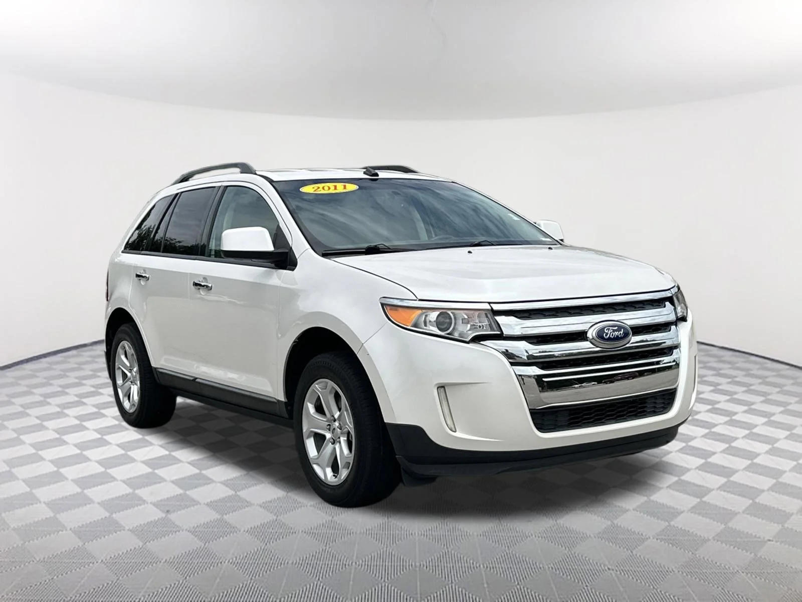 Used 2011 White Platinum Metallic Tri-Coat Ford SEL image 3