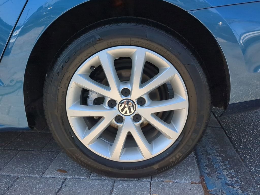 Used 2015 Blue Volkswagen 1.8T SE image 31