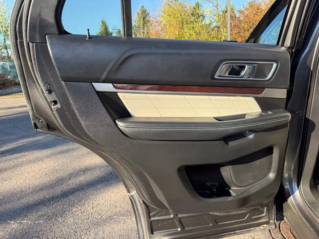 Used 2017 Magnetic Metallic Ford Platinum image 23