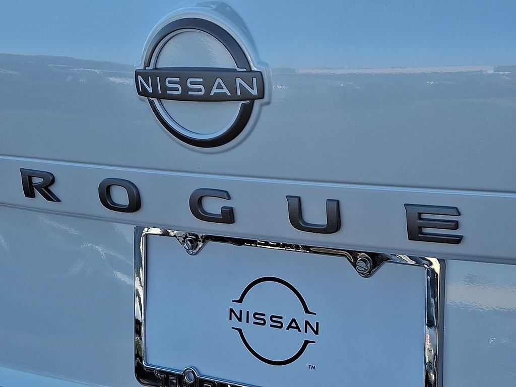 New 2026 Everest White Pearl TriCoat Nissan SV image 11