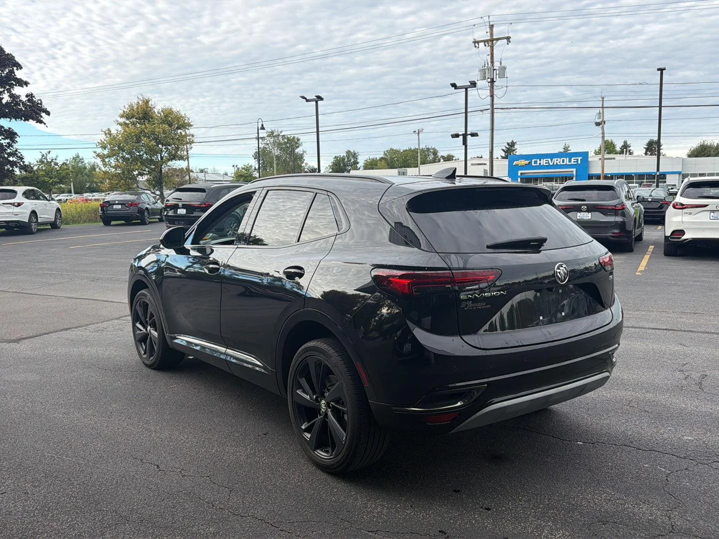 Used 2022 Ebony Twilight Metallic Buick Preferred image 6