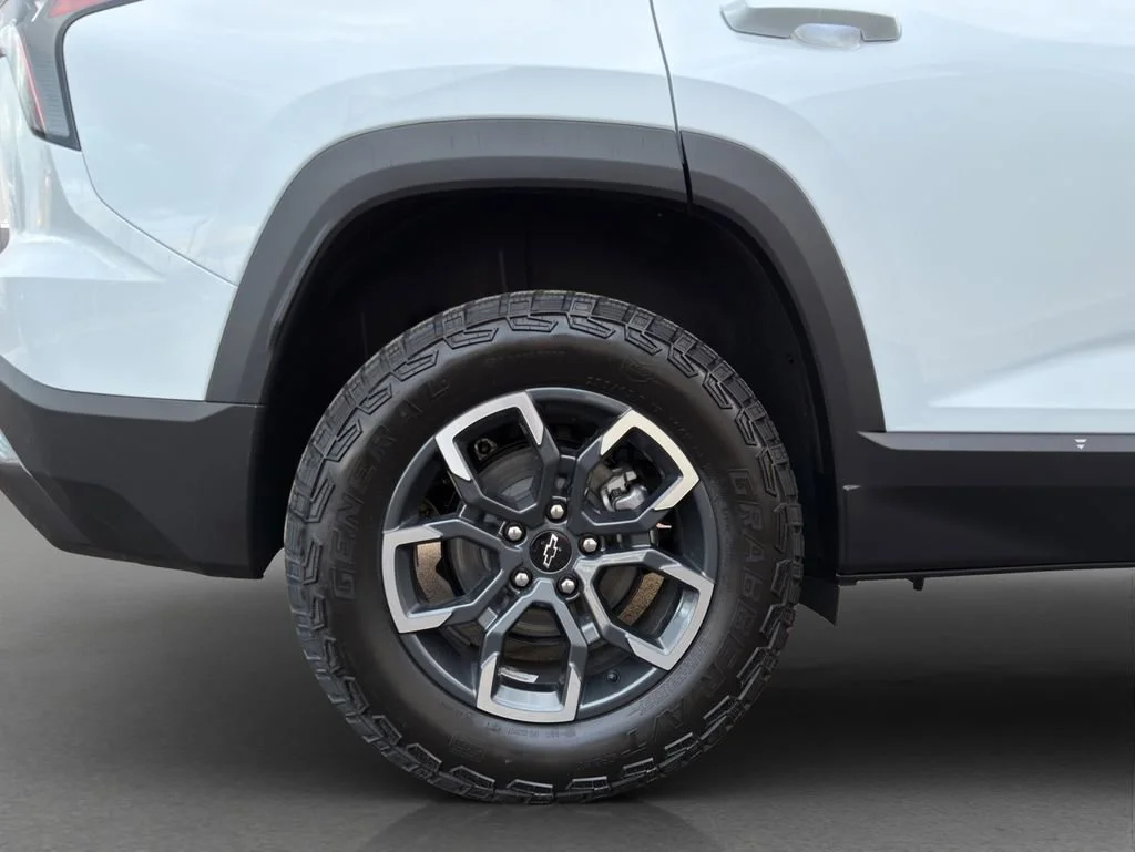 New 2026 Polar White Tricoat Chevrolet ACTIV image 24