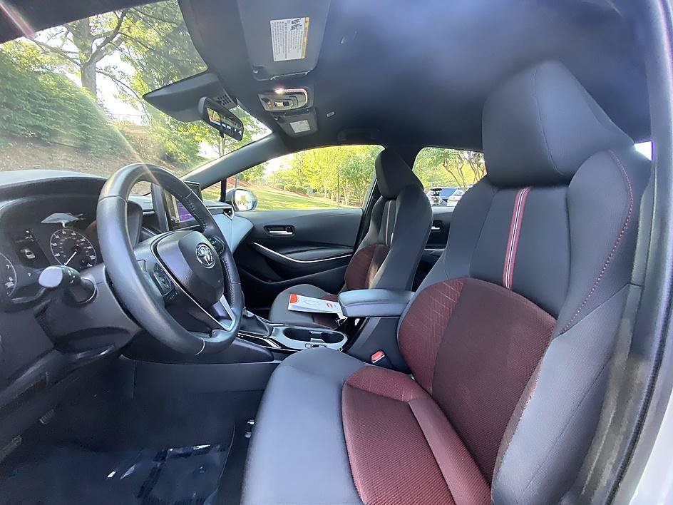 Used 2025 Classic Silver Metallic Toyota SE image 11
