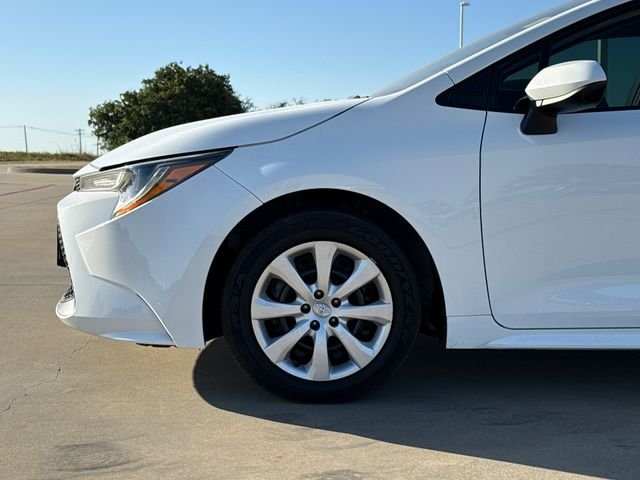 Used 2022 White Toyota LE image 5