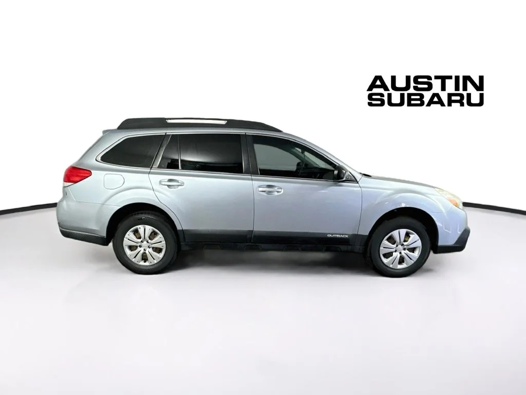 Used 2013 Silver Subaru 2.5i image 8