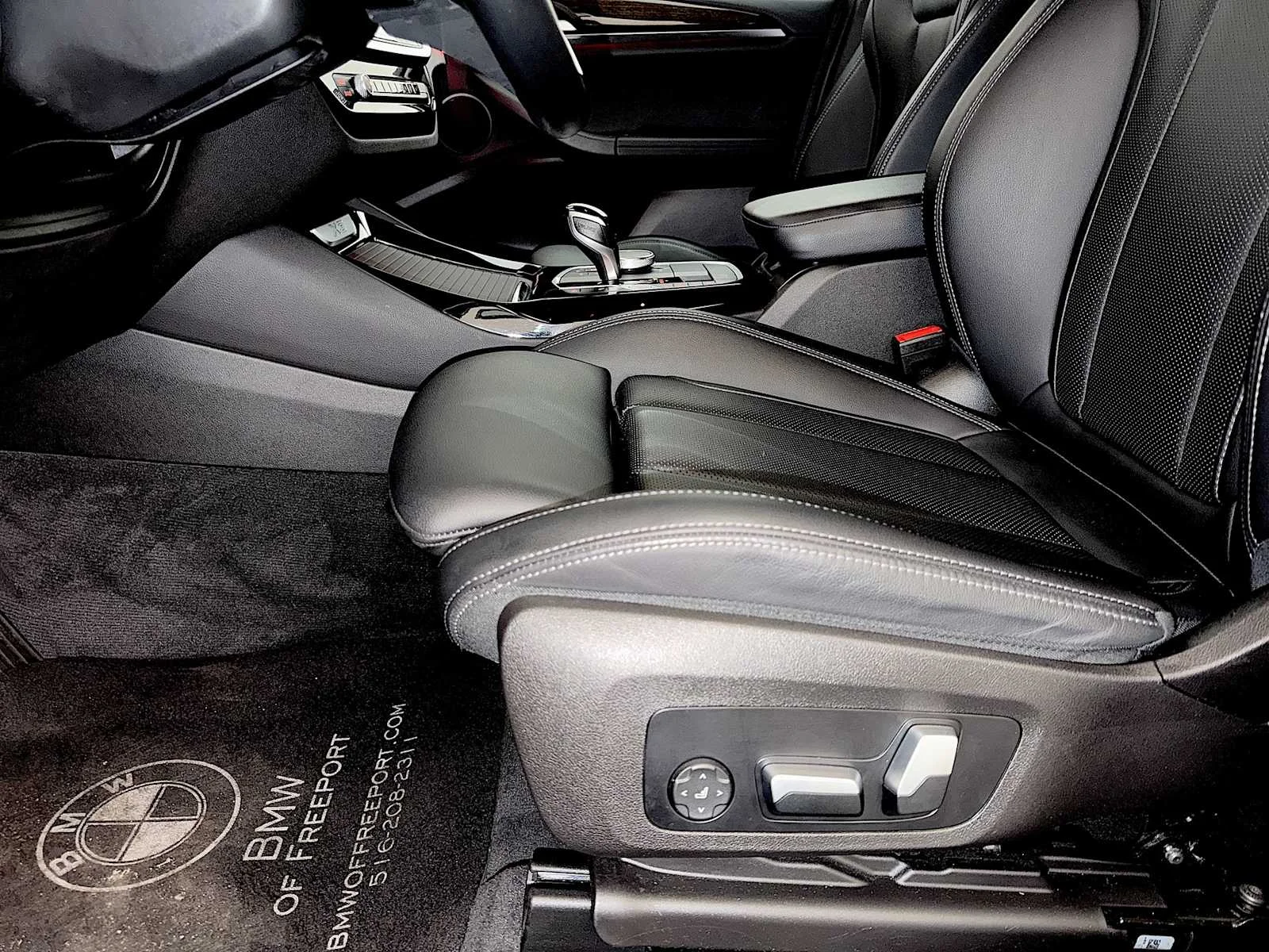 Used 2023 Black Sapphire Metallic BMW xDrive30i image 10