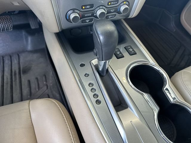 Used 2020 Black Nissan SL image 21