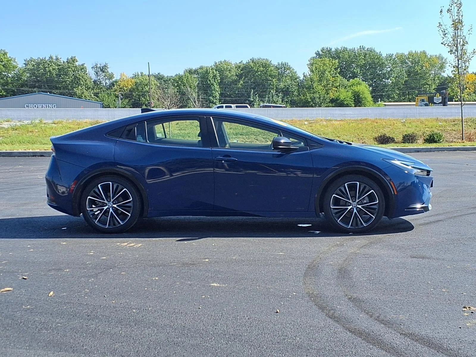 Used 2024 Reservoir Blue Toyota XLE image 31