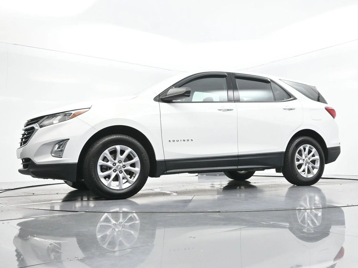 Used 2019 SUMMIT WHITE Chevrolet LS image 42