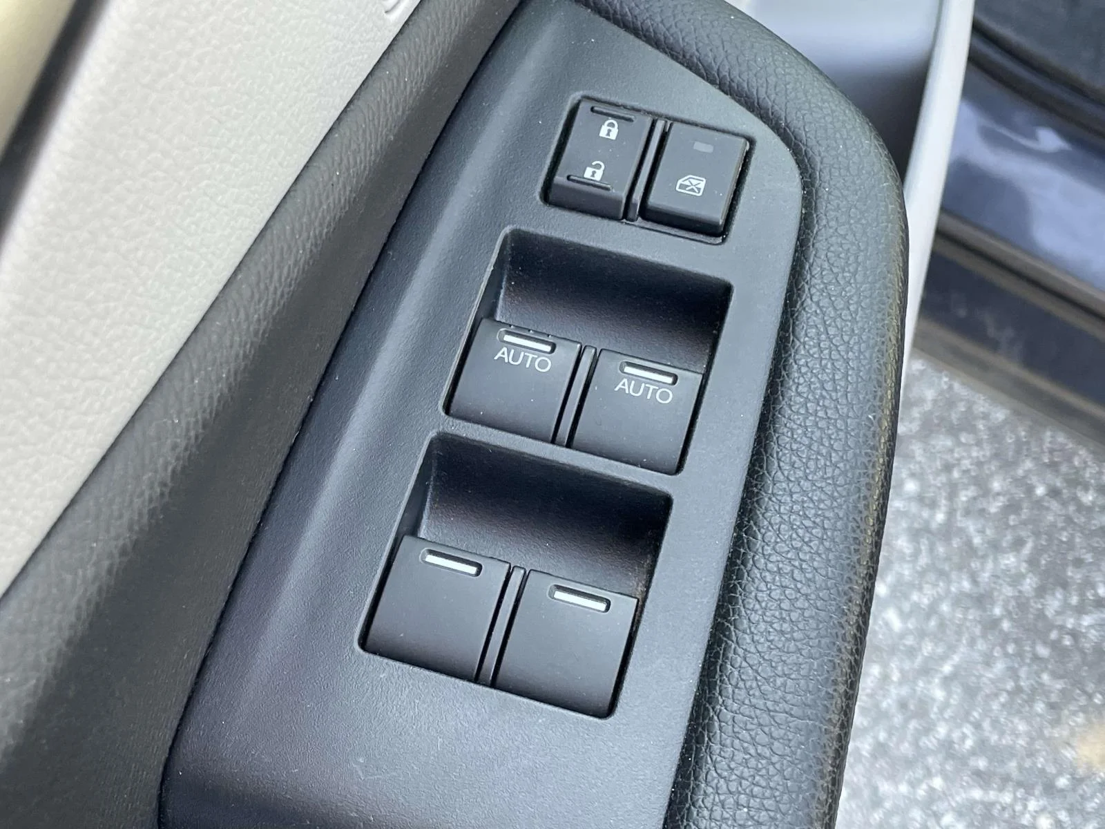 Used 2021  Honda EX-L image 6