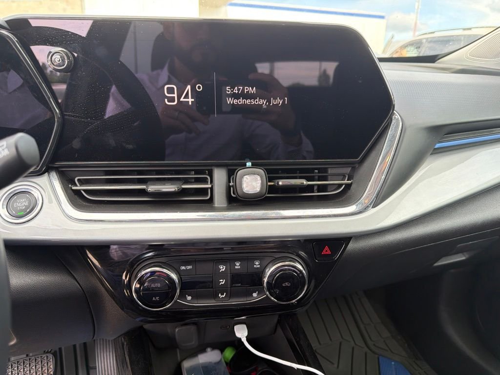 Used 2025 Red Chevrolet LT image 3