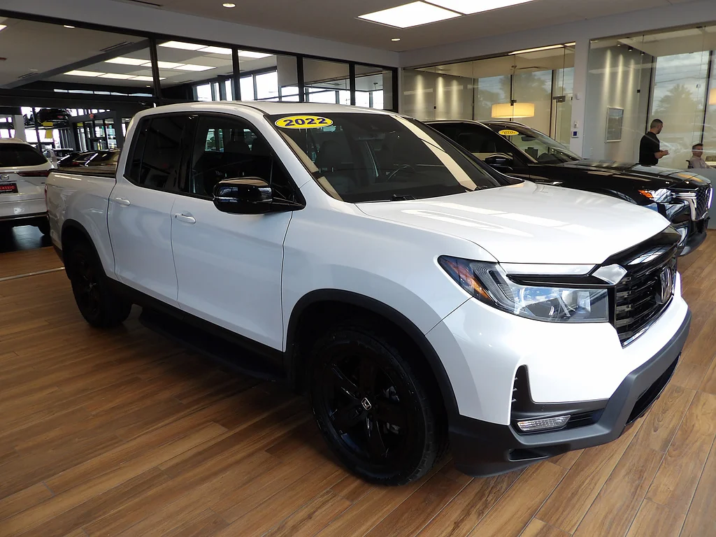 Used 2022 Platinum White Pearl Honda Black Edition image 3