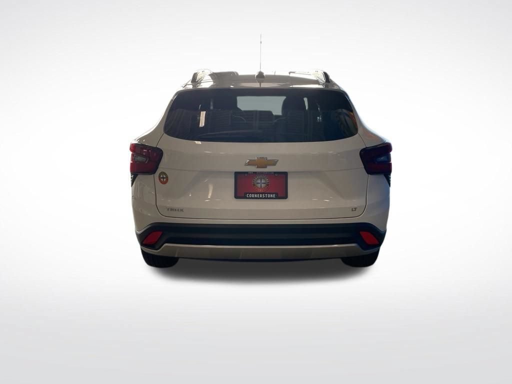 2026 Chevrolet Trax LT - Photo 18