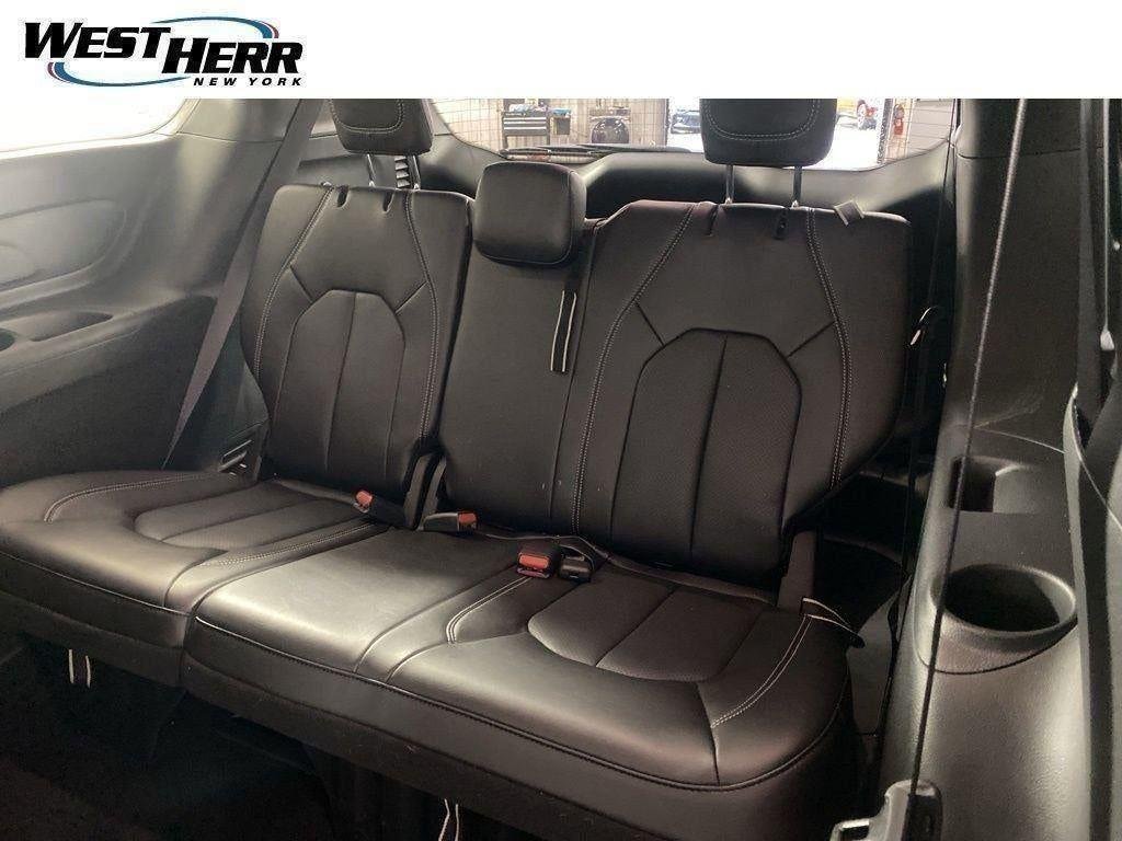 Used 2026 Red Hot Pearlcoat Chrysler Select AWD image 19