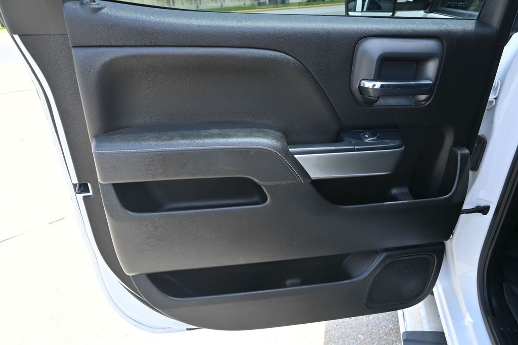 Used 2019 Summit White Chevrolet LT image 29
