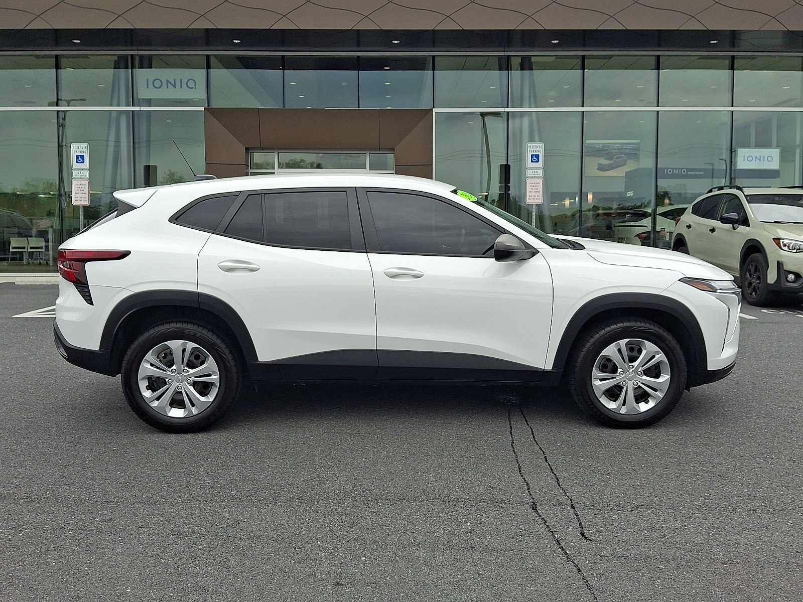 2024 Chevrolet Trax LS - Photo 7