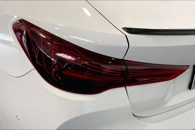Used 2026 Alpine White BMW Competition image 27