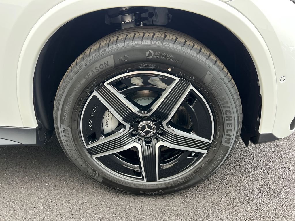 New 2026 Polar White Mercedes-Benz GLC300 image 36