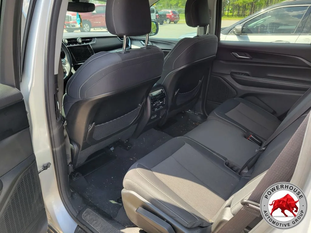Used 2023 Silver Jeep Laredo image 13