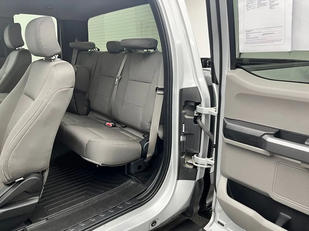 Used 2015  Ford XLT image 36