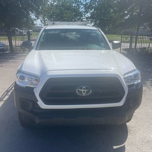 Used 2022 White Toyota SR image 11