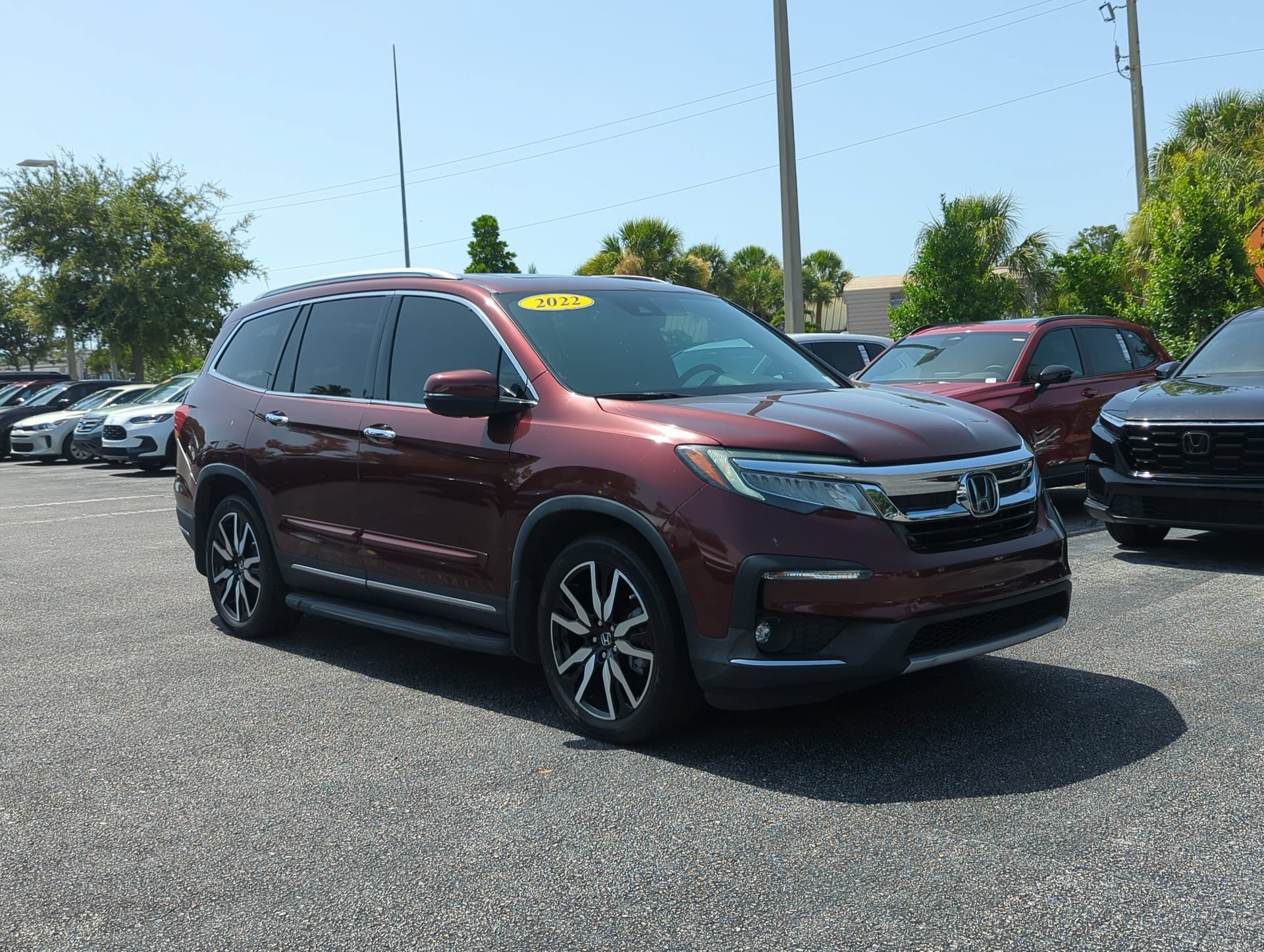Used 2022 Deep Scarlet Pearl Honda Touring 8-Passenger image 2