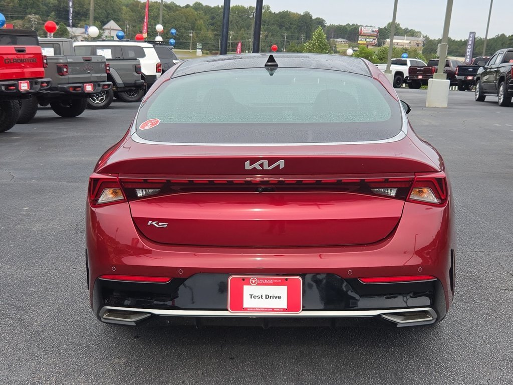 Used 2022 Passion Red Kia EX image 6