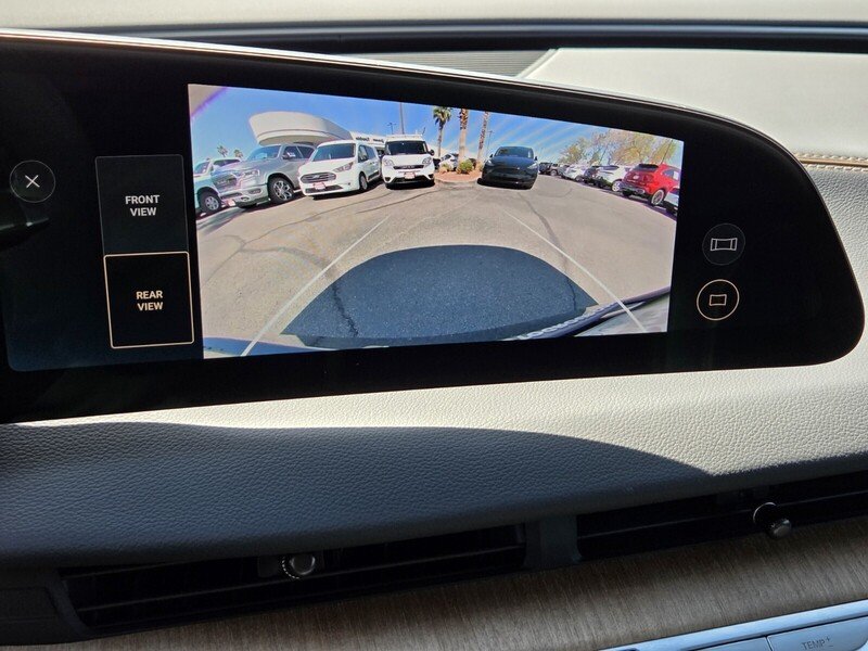 Used 2024  Lucid Touring image 48