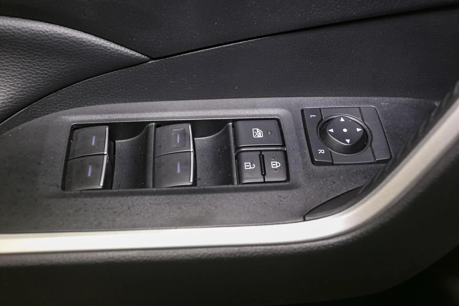 Certified Used 2022 White Toyota XLE image 44