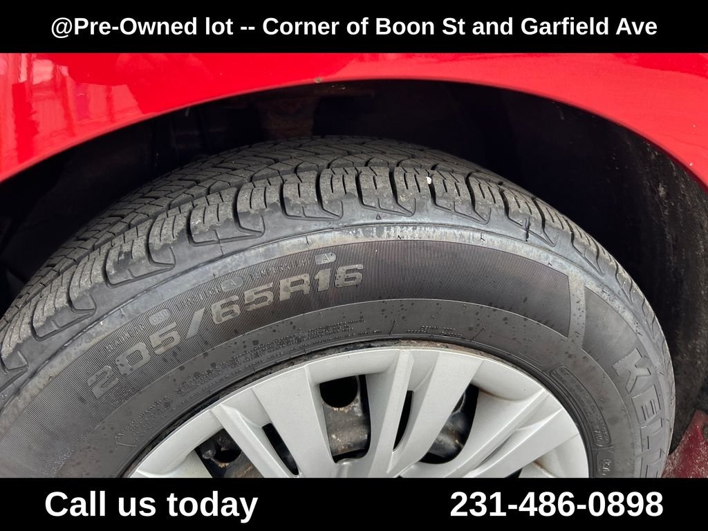 Used 2012 Red Toyota LE image 12