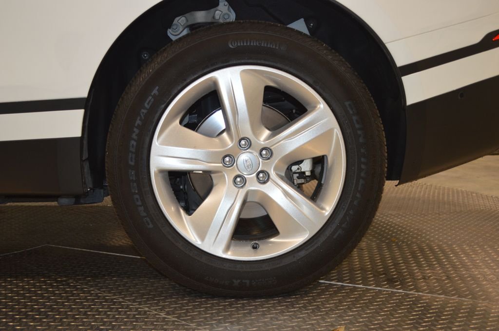 Used 2026 Fuji White Land Rover S image 12