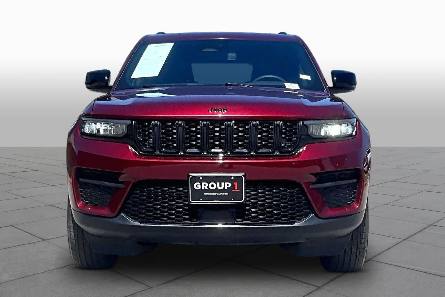 Used 2024 Velvet Red Pearlcoat Jeep Altitude image 4