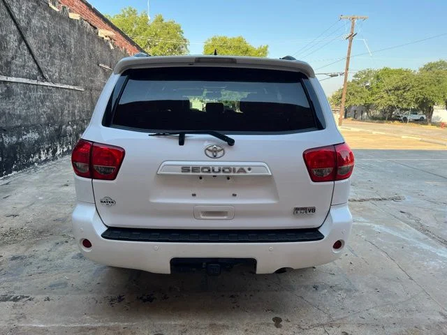 Used 2016 Super White Toyota SR5 image 6