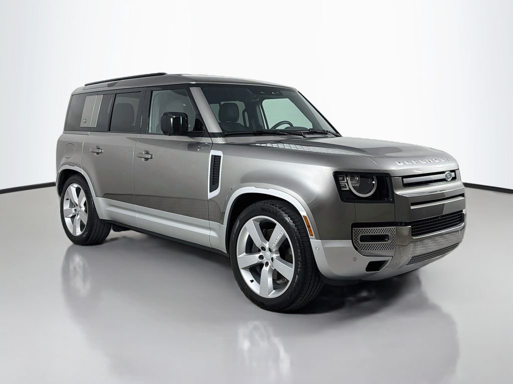 Used 2023 Silver Land Rover S image 3