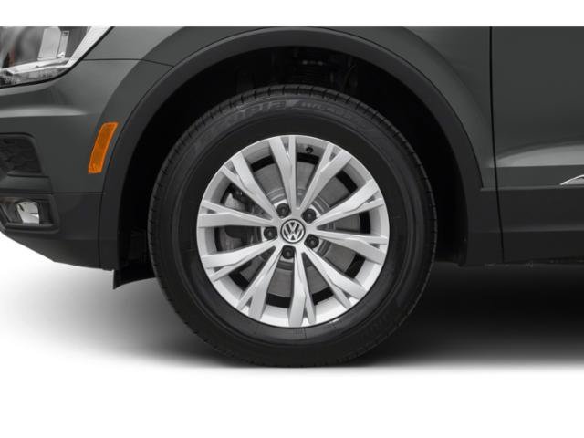 Used 2018 Pure White Volkswagen SE image 14