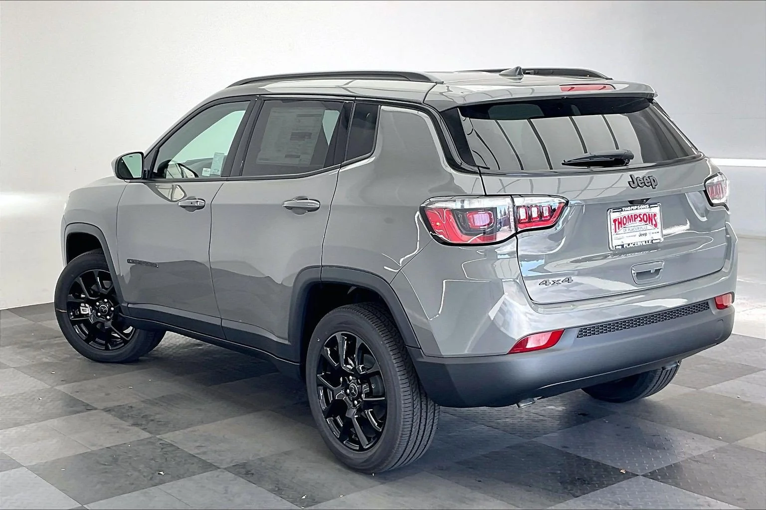 New 2026 Sting-Gray Clearcoat Jeep Latitude Altitude image 2