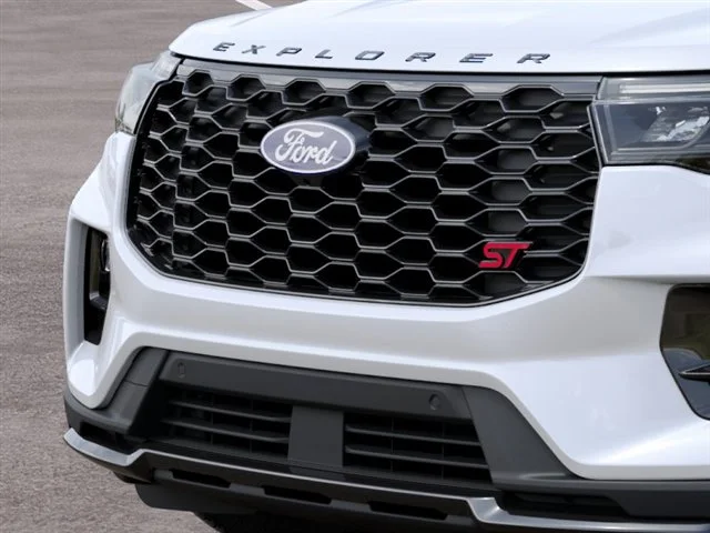 New 2027 Star White Metallic Tri-Coat Ford ST image 17