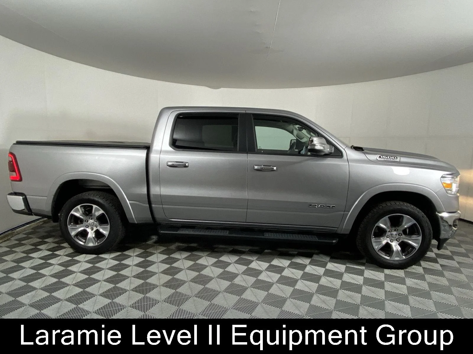 Used 2022 Billet Silver Metallic Clearcoat Ram Laramie image 4