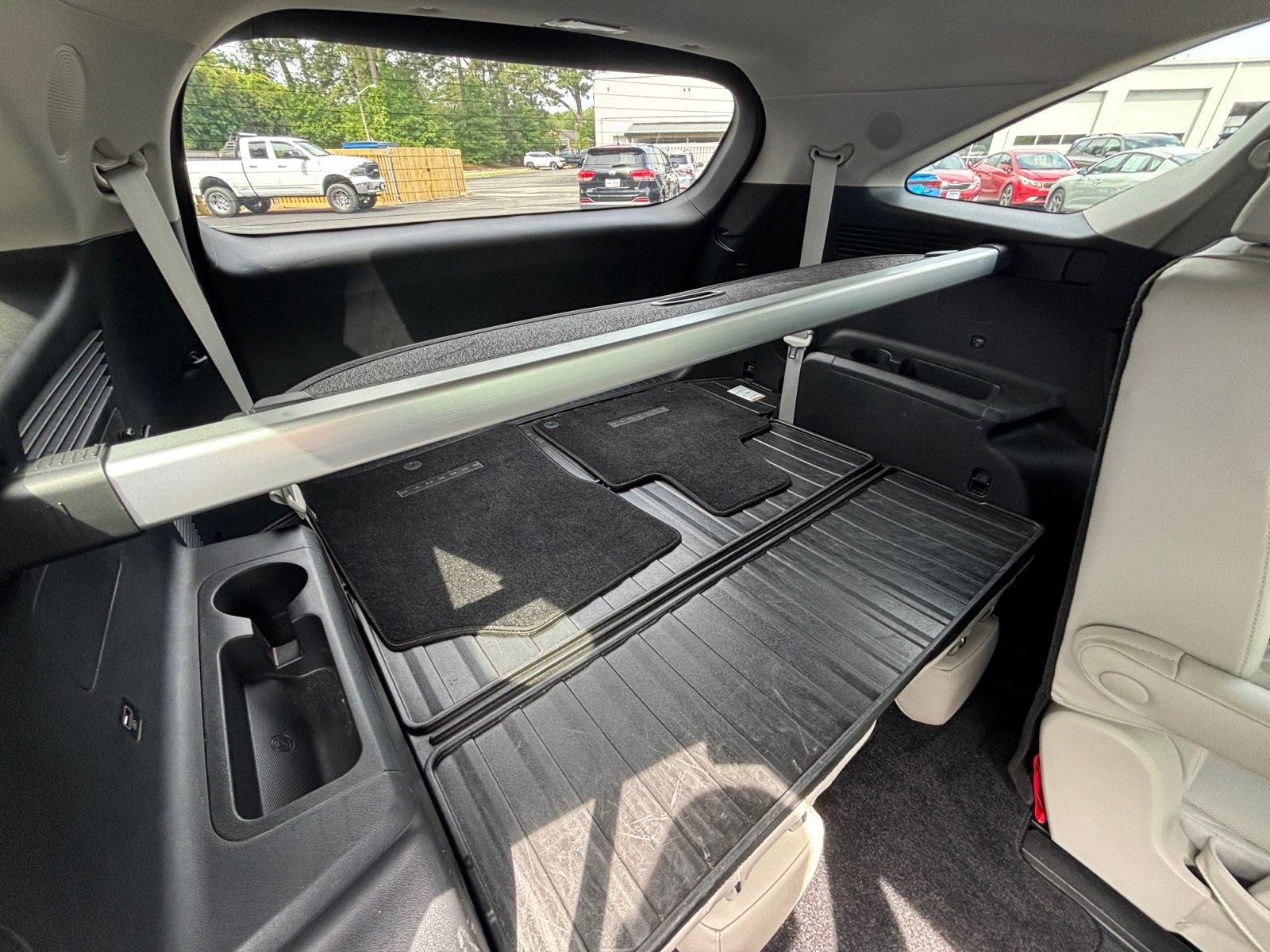 Used 2021 Silver Kia SX-Prestige image 19