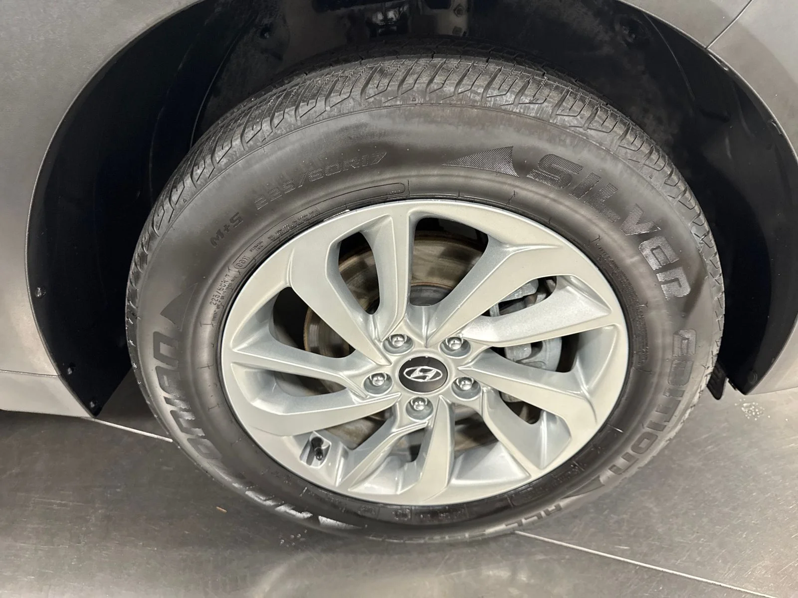 Used 2018 Molten Silver Hyundai SEL image 14