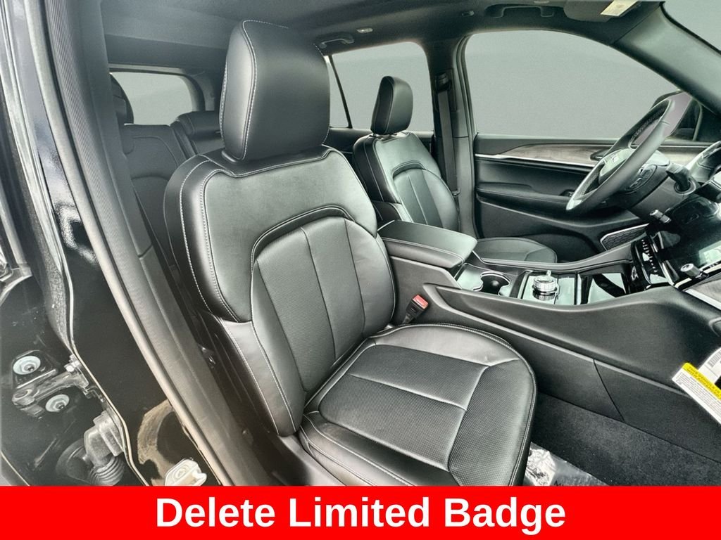 New 2026 Diamond Black Crystal Pearl-Coat Exterior Paint Jeep Limited Reserve image 14