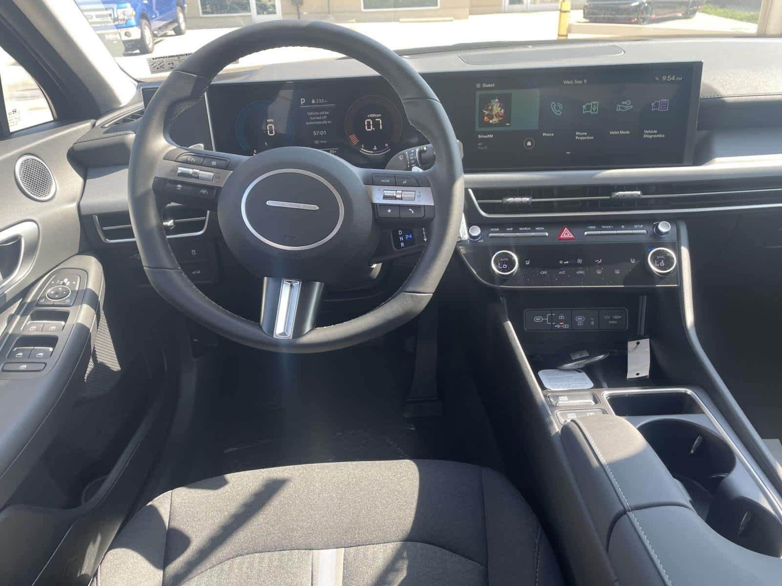 New 2026 Abyss Black Hyundai SEL Sport image 2