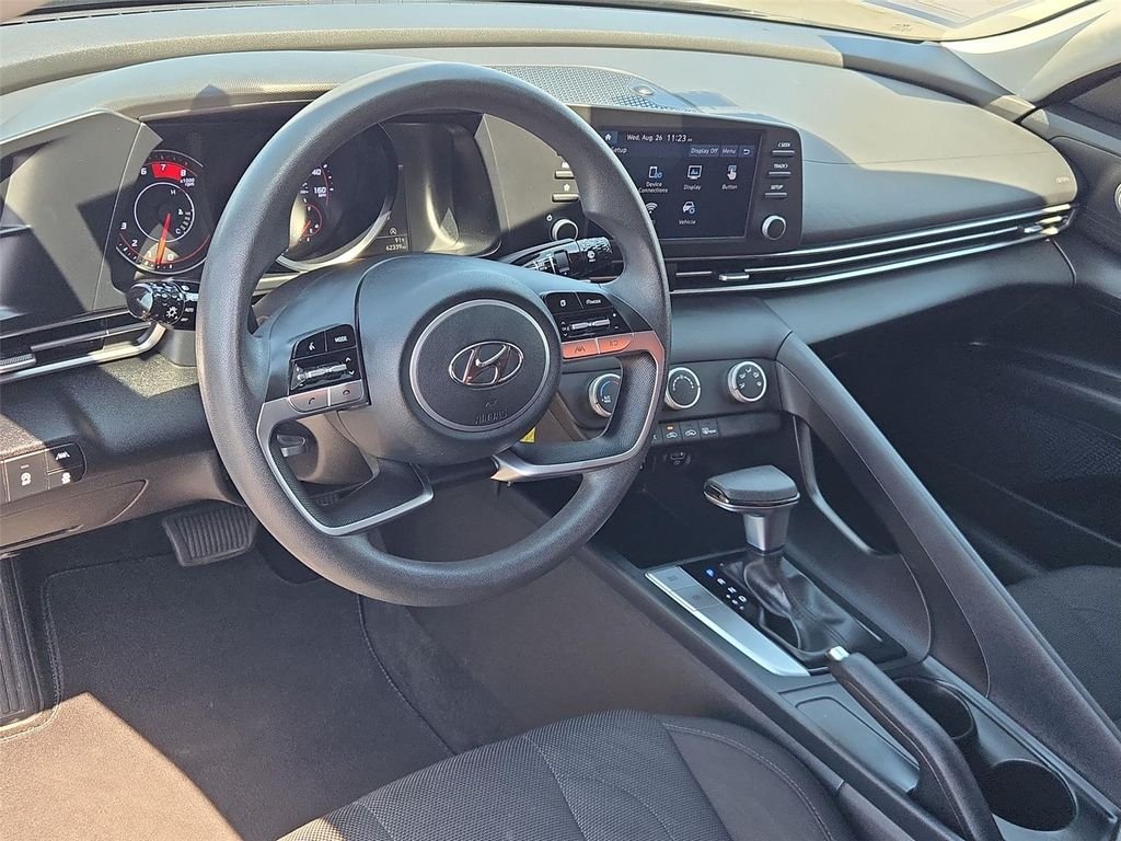 Used 2022 Hyundai Elantra SE with VIN 5NPLL4AG7NH061847 for sale in Bellflower, CA