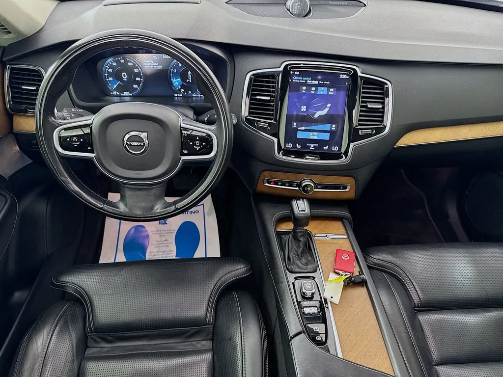 Used 2018 Bright Silver Metallic Volvo T6 Inscription image 28