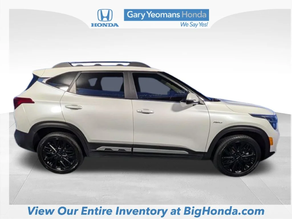 Certified Used 2022 White Kia Nightfall image 5