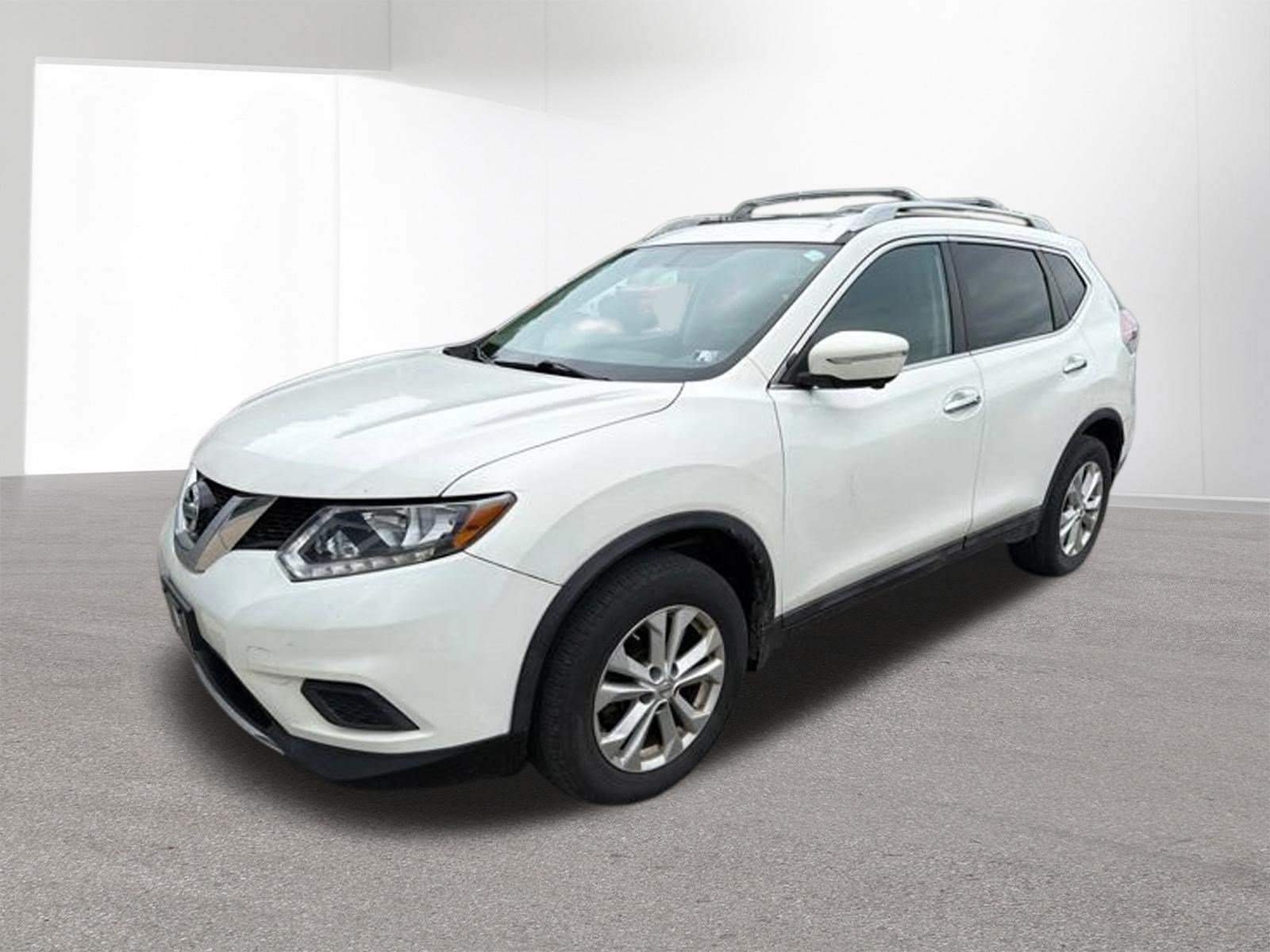 Used 2014 Moonlight White Nissan SV image 4
