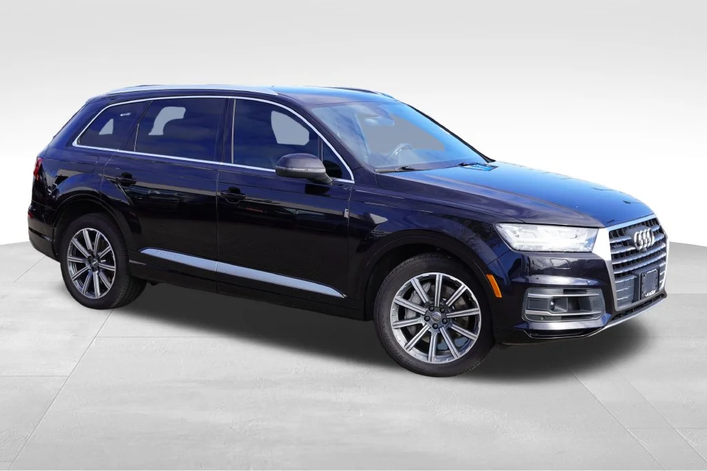 Used 2018 Black Audi 3.0T Prestige image 2