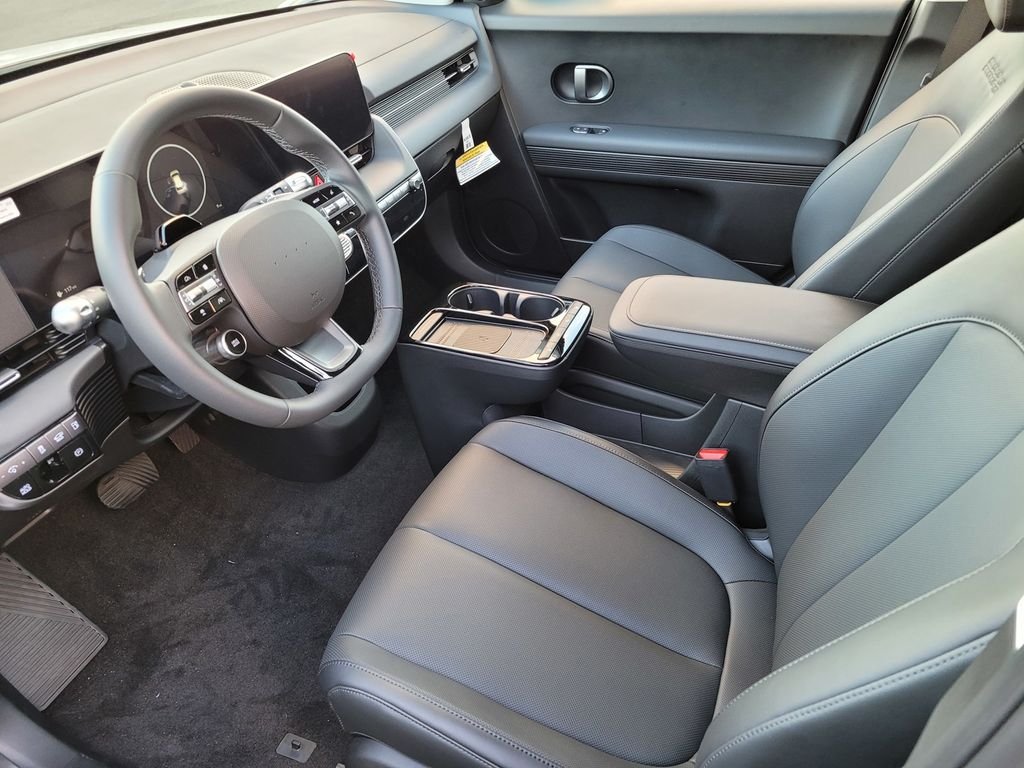 New 2026 White Hyundai SEL image 8