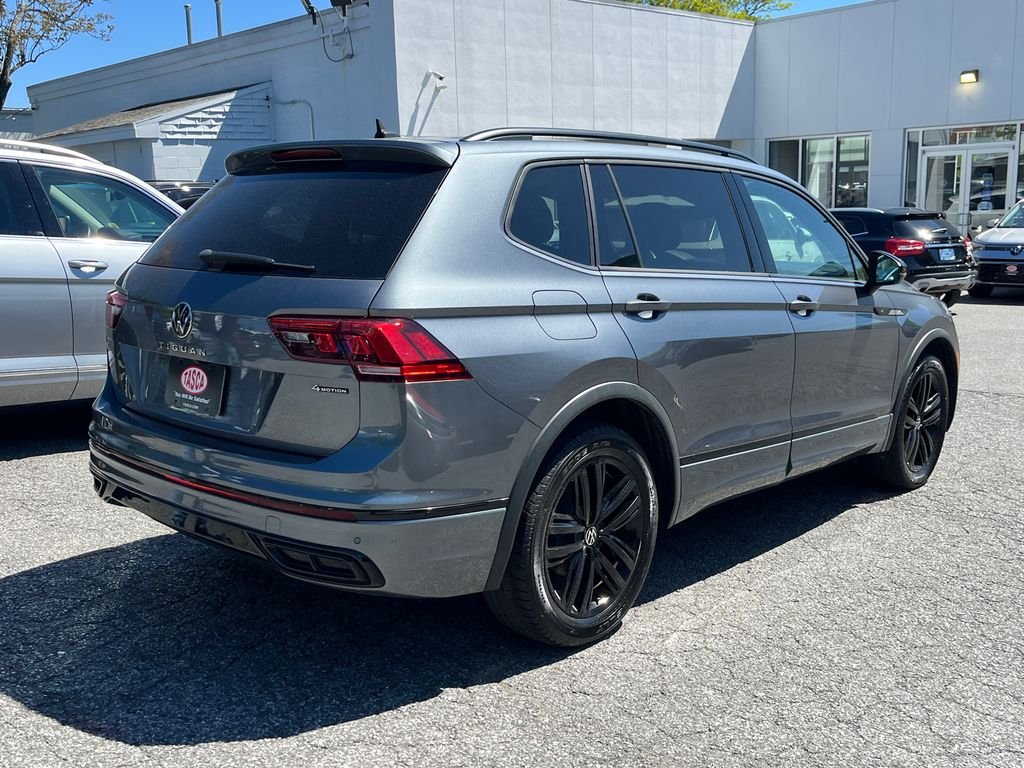 Used 2022 Black Volkswagen 2.0T SE R-Line Black image 2