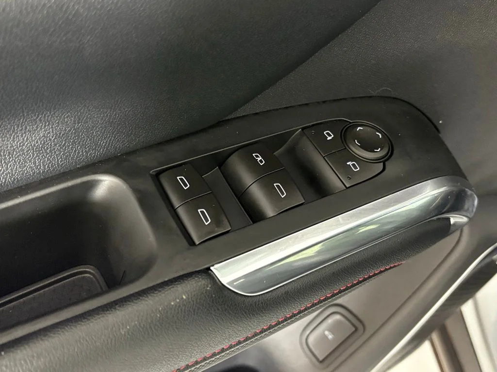 Used 2024 Gray Chevrolet Z71 image 17